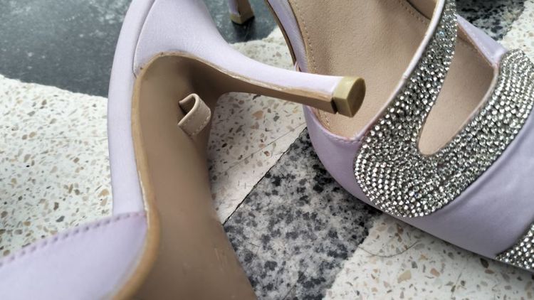 รองเท้าผู้หญิงหลุด QC หมอลำซิ่ง รำวง ขายเหมา 19 คู่ คละสี คละไซส์ มีจุดเสื่อมสภาพเนื่องจากเก็บไว้นาน ดูเพิ่มได้ตามรูป รูปที่ 12