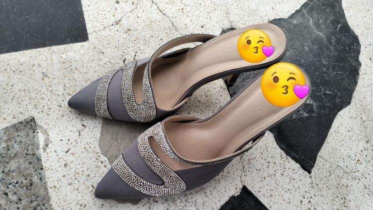 รองเท้าผู้หญิงหลุด QC หมอลำซิ่ง รำวง ขายเหมา 19 คู่ คละสี คละไซส์ มีจุดเสื่อมสภาพเนื่องจากเก็บไว้นาน ดูเพิ่มได้ตามรูป รูปที่ 6