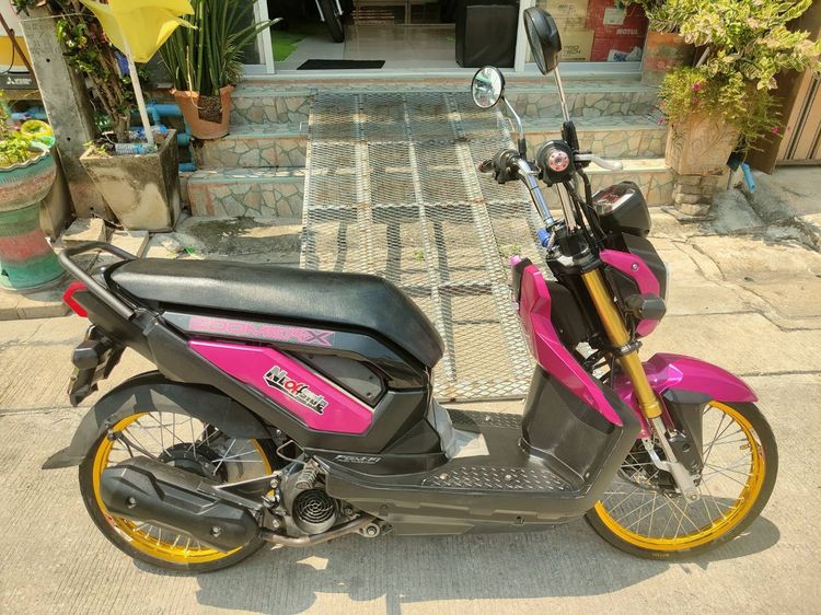 🛵ยังไงก็ขาย ZOOMER-X ปี 57(งดต่อ ขายตามสภาพ) เครื่องดี สีสวย สตาร์ทมือ เล่มชุดโอนครบ+เปลี่ยนถ่ายน้ำมันเครื่องฟรี ไม่มีส่งฟรี รูปที่ 3