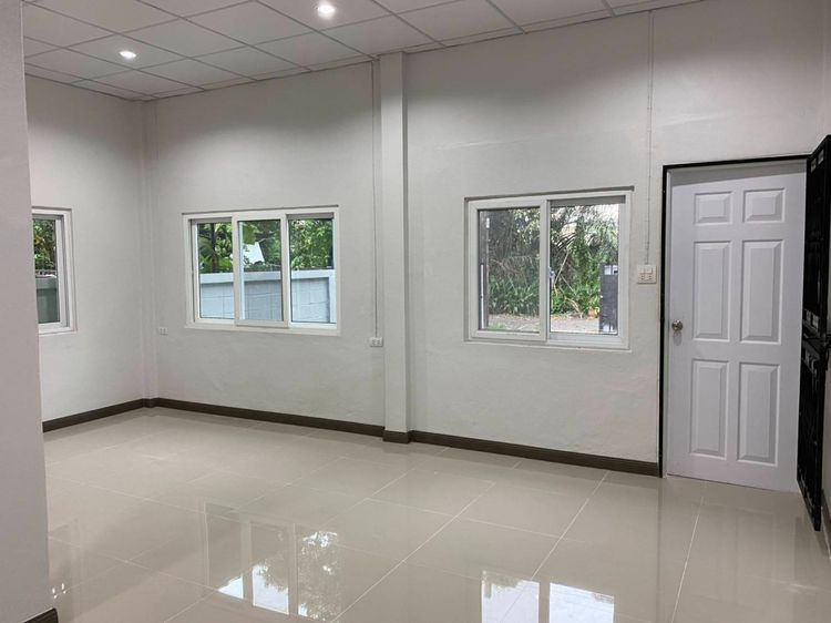 อื่นๆ มีบางส่วน 2020 ให้เช่า บ้านใหญ่ 35 ตร.ว ติดแอร์ทั้งหลัง บรรยากาศโปร่งโล่งสบาย ทำเลดีใกล้ MRT ชมพูแค่ 5 นาที รูปที่ 2