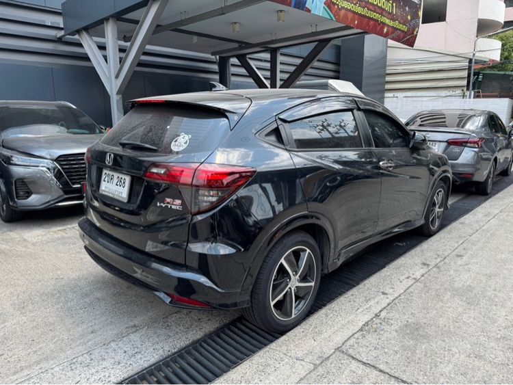 Honda HR-V 2021 1.8 RS Sedan เบนซิน ไม่ติดแก๊ส เกียร์อัตโนมัติ ดำ รูปที่ 3