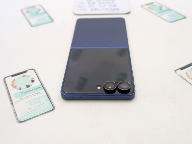 ขาย เทิร์น Samsung Galaxy Z Flip 7 สี Blue 512 GB ศูนย์ไทย สภาพสวย ประกันยาว อุปกรณ์ครบยกกล่อง เพียง 19,990 บาท เท่านั้น ครับ รูปที่ 9