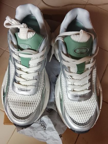 รองเท้า ใส่ดีใส่สบาย รูปที่ 4