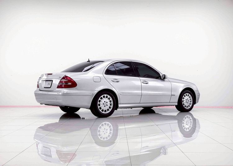 Mercedes-Benz E-Class 2005 E220 CDI Sedan ดีเซล ไม่ติดแก๊ส เกียร์อัตโนมัติ เทา รูปที่ 4