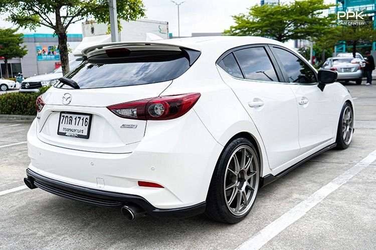 Mazda Mazda3 2018 2.0 S Sports Sedan เบนซิน ไม่ติดแก๊ส เกียร์อัตโนมัติ ขาว รูปที่ 4