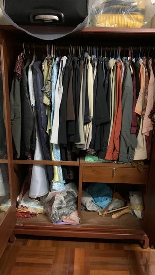 ตู้เสื้อผ้าโครงไม้สัก มี 2 ใบ รูปที่ 4