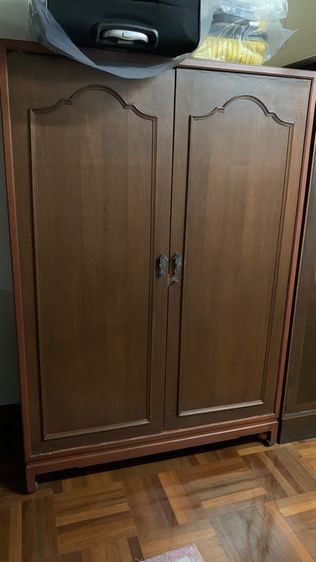 ตู้เสื้อผ้าโครงไม้สัก มี 2 ใบ รูปที่ 2