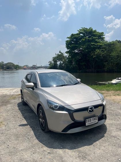 Mazda Mazda 2 2024 1.3 Skyactiv-G C Sedan Sedan เบนซิน ไม่ติดแก๊ส เกียร์อัตโนมัติ น้ำตาล รูปที่ 3