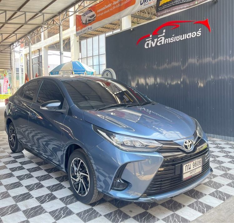 Toyota Yaris ATIV 2020 1.2 Sport Sedan เบนซิน ไม่ติดแก๊ส เกียร์ธรรมดา น้ำเงิน รูปที่ 2