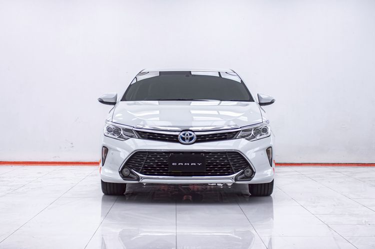 Toyota Camry 2016 2.5 HV Sedan ไฮบริด ไม่ติดแก๊ส เกียร์อัตโนมัติ ขาว รูปที่ 4