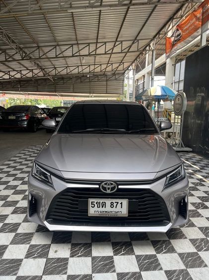 รถ Toyota Yaris ATIV 1.2 Sport สี เทา
