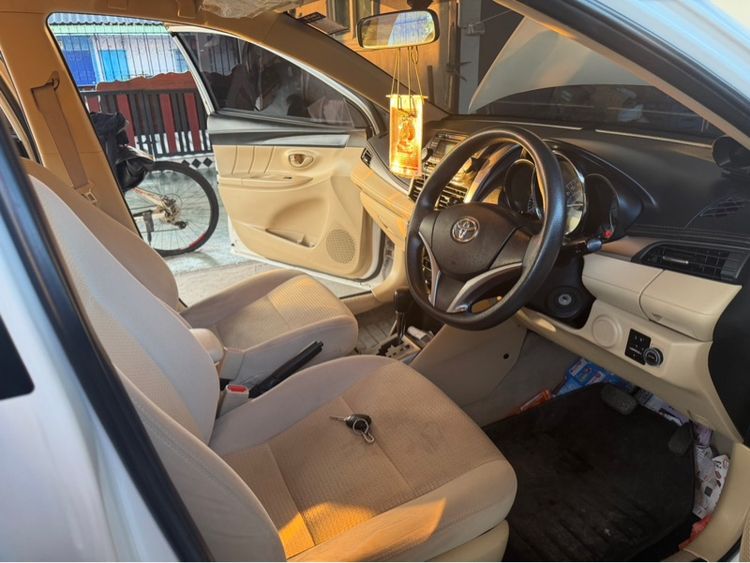 Toyota Veloz 2014 1.5 Smart เบนซิน LPG เกียร์อัตโนมัติ ขาว รูปที่ 2