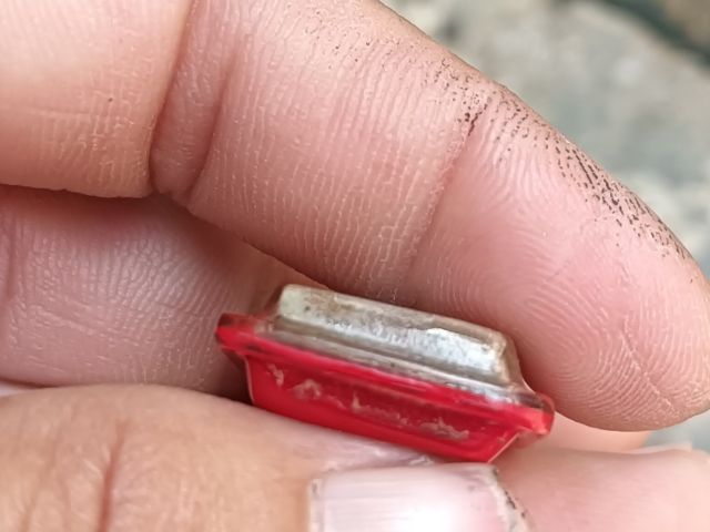 พระสี่เหลี่ยม กรอบพลาสติก 1 องค์ รูปที่ 5