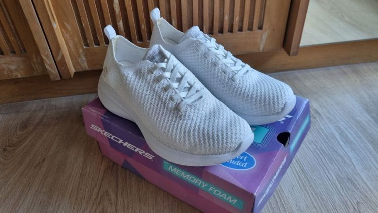 รองเท้าผ้าใบ ผ้า UK 4.5 | EU 37 1/3 | US 6 Skechers รองเท้าลำลองผู้หญิงสีขาว เบอร์ 37