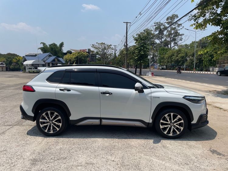รถ Toyota Corolla Cross 1.8 Hybrid Premium Safety สี ขาว
