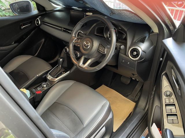 Mazda Mazda 2 2020 1.3 Skyactiv-G Sedan เบนซิน เกียร์อัตโนมัติ เทา รูปที่ 3