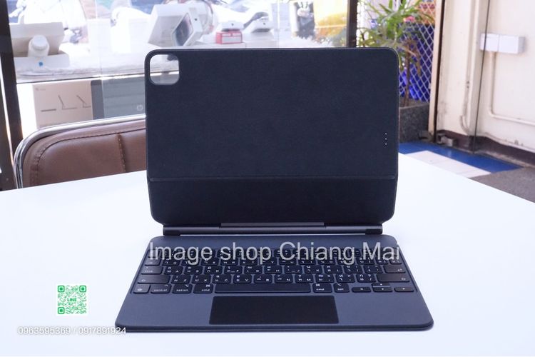 Magic Keyboard สำหรับ iPad Pro 11 นิ้ว (รุ่นที่ 2) ครบกล่อง 