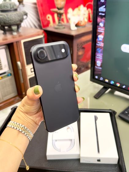 iphone 17 air 256 gb สีดำ แบท100 รอบชาร์จ4 ใหม่มากครบกล่องค่ะ