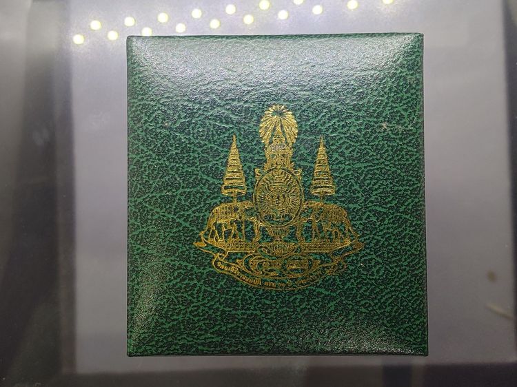 เหรียญพระพุทธโสธร เนื้อเงิน พิมพ์ใหญ่ รุ่นสร้างพระอุโบสถ ปี 2539 พร้อมกล่องเดิม รูปที่ 8