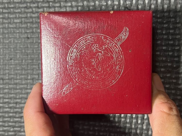 หลวงพ่อโสธร รุ่น80ปี กรมตํารวจ เนื้อเงินพ่นทรายผิวเดิมๆนอนกล่อง