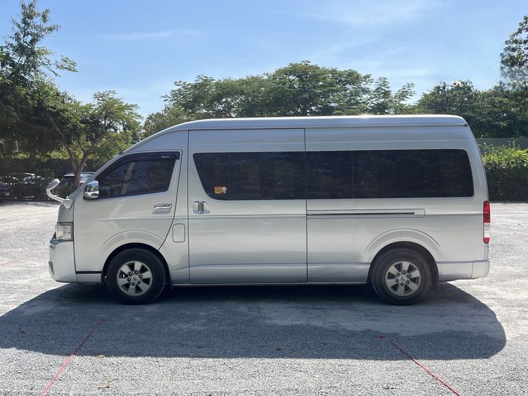 Toyota Hiace 2013 2.5 D4D Van ดีเซล เกียร์ธรรมดา บรอนซ์เงิน รูปที่ 2