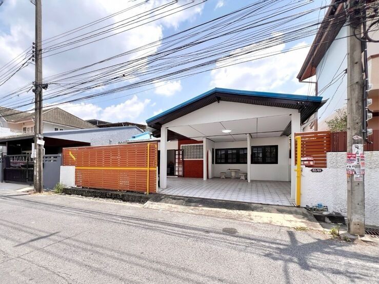 🏡 ขายบ้านเดี่ยวชั้นเดียว "สไตล์มินิมอล-ร่วมสมัย ✨รีโนเวทใหม่ พร้อมหิ้วกระเป๋าเข้าอยู่ ทำเลศักยภาพ ซอยนวมินทร์ 107