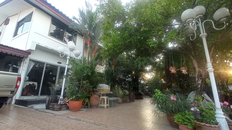 บ้านเดี่ยว 95 ตารางวา ใกล้รถไฟฟ้า3สาย ส้ม ชมพู เหลือง เจ้าของขายเอง