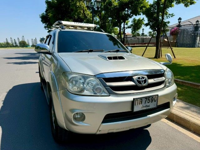 Toyota Fortuner 2006 3.0 G 4WD Utility-car ดีเซล ไม่ติดแก๊ส เกียร์ธรรมดา บรอนซ์ทอง รูปที่ 2