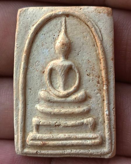 สมเด็จหลังสิงห์ หลวงปู่บัว วัดบางเป้ง ชลบุรี ผสมผงเก่าบางขุนพรหม พระชุดนี้คนเมืองชลรู้จักกันดีครับ โดยเฉพาะคนแถวหนองมนครับ รูปที่ 3