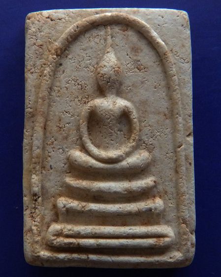 สมเด็จหลังสิงห์ หลวงปู่บัว วัดบางเป้ง ชลบุรี ผสมผงเก่าบางขุนพรหม พระชุดนี้คนเมืองชลรู้จักกันดีครับ โดยเฉพาะคนแถวหนองมนครับ