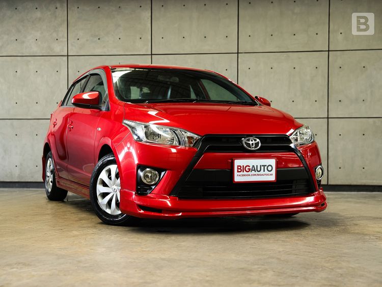 รถ Toyota Yaris 1.2 J สี แดง