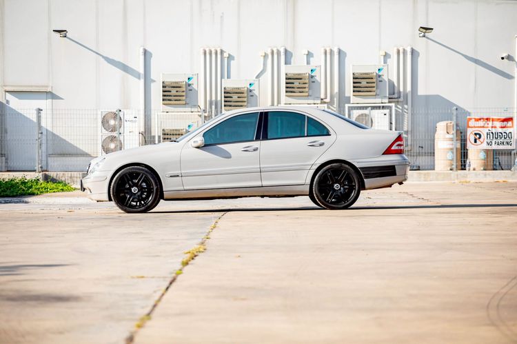 Mercedes-Benz C-Class 2003 C200 Sedan เบนซิน เกียร์อัตโนมัติ เทา รูปที่ 4