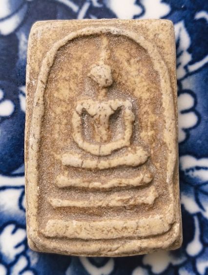 พระสมเด็จพิมพ์ใหญ่วัดระฆังเนื้อเก่าแห้งสวยค่ะ(16) รูปที่ 13