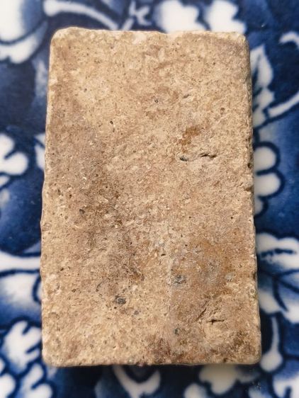 พระหล่อหลวงพ่อเงินเนื้อโลหะเก่าค่ะ รูปที่ 2