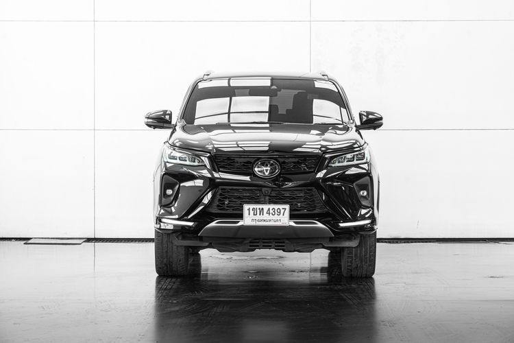 Toyota Fortuner 2019 2.8 Legender 4WD Utility-car ดีเซล ไม่ติดแก๊ส เกียร์อัตโนมัติ ดำ รูปที่ 3