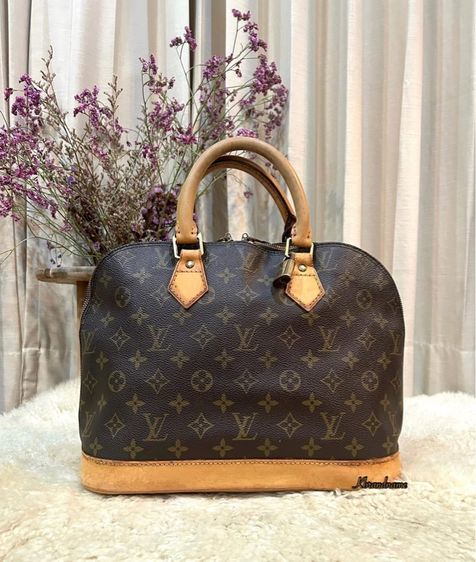 Louis Vuitton Monogram Alma Handbag  รูปที่ 4