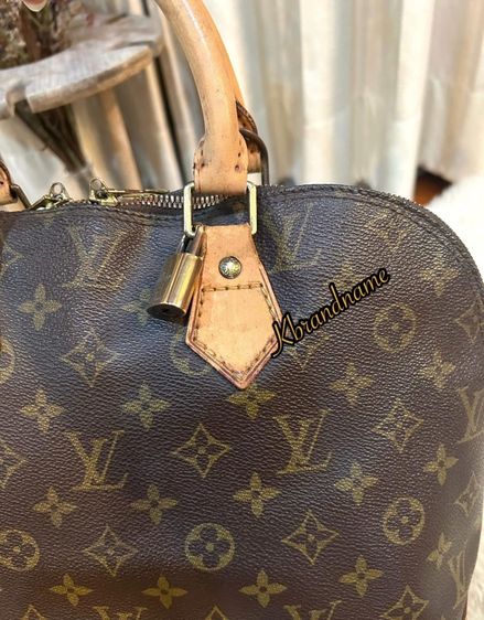 Louis Vuitton Monogram Alma Handbag  รูปที่ 11