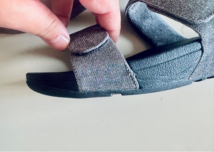 Used Fitflop Lulu Adjustable Shimmerlux S in Grey Glitz Size 42 รูปที่ 13