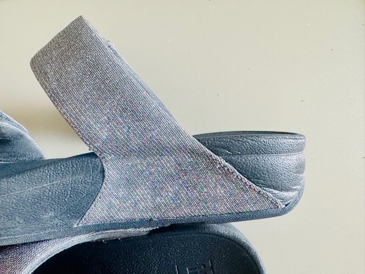 Used Fitflop Lulu Adjustable Shimmerlux S in Grey Glitz Size 42 รูปที่ 7
