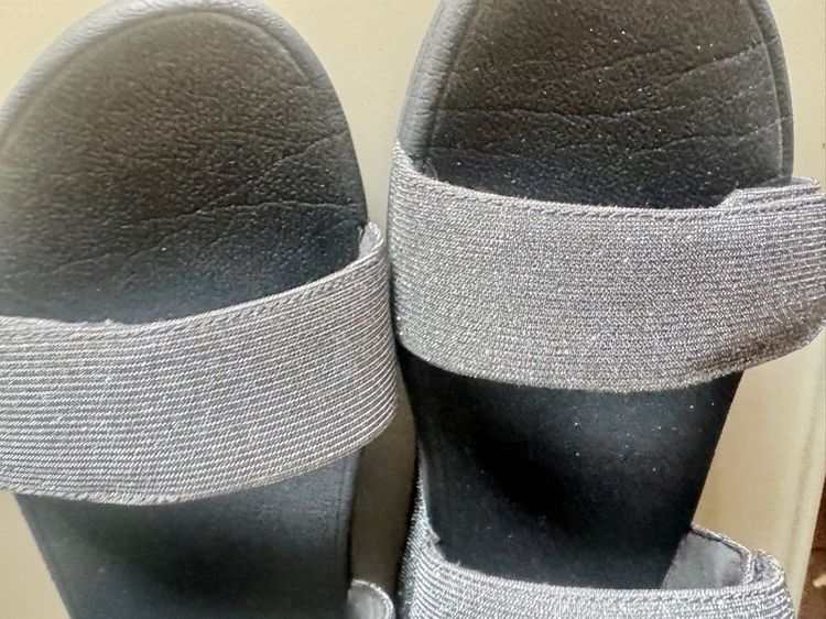 Used Fitflop Lulu Adjustable Shimmerlux S in Grey Glitz Size 42 รูปที่ 17