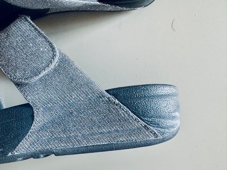 Used Fitflop Lulu Adjustable Shimmerlux S in Grey Glitz Size 42 รูปที่ 15