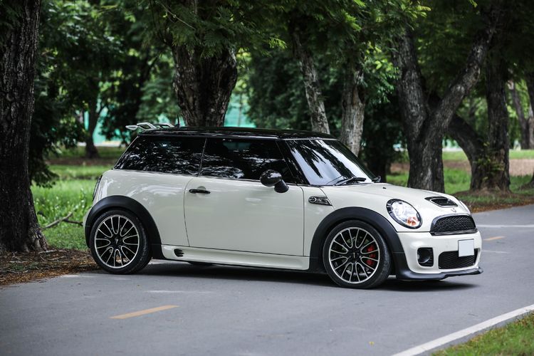 Mini COOPER 2011 รุ่นย่อยอื่นๆ Sedan เบนซิน ไม่ติดแก๊ส เกียร์อัตโนมัติ ครีม รูปที่ 3