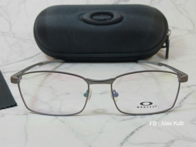 กรอบแว่นตา Oakley Titanium 
