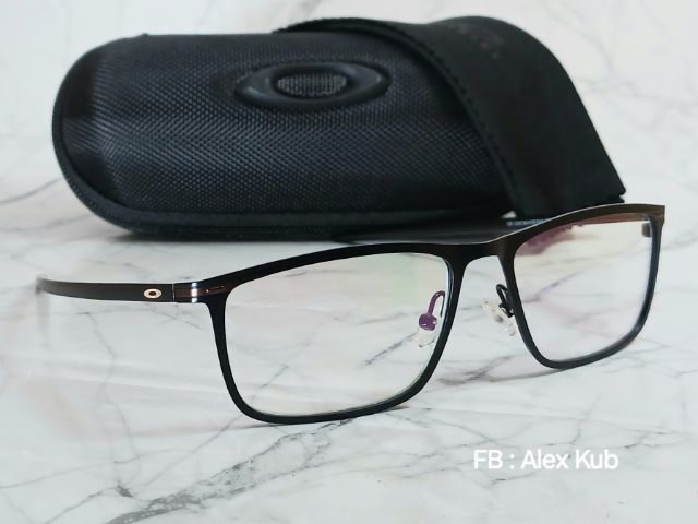 กรอบแว่นตา Oakley 