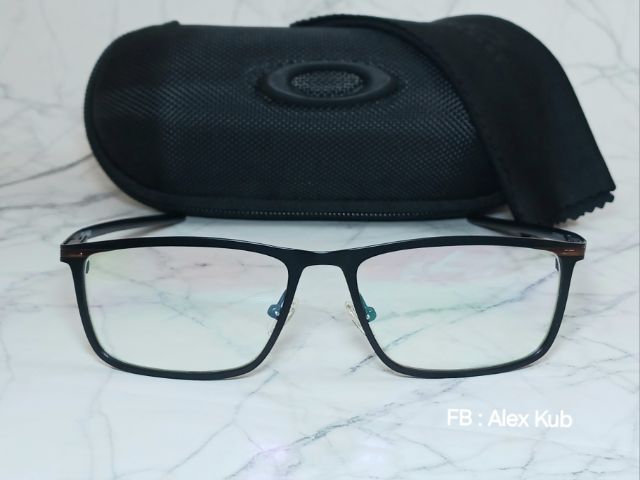 กรอบแว่นตา Oakley 