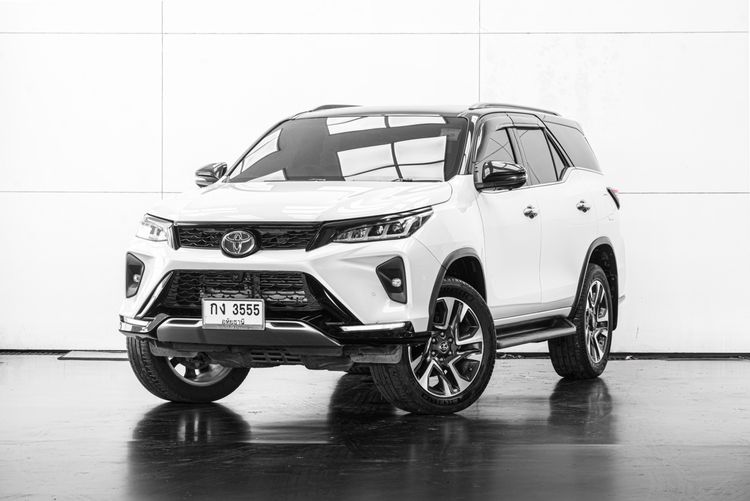 Toyota Fortuner 2022 2.8 Legender 4WD Utility-car ดีเซล ไม่ติดแก๊ส เกียร์อัตโนมัติ ขาว
