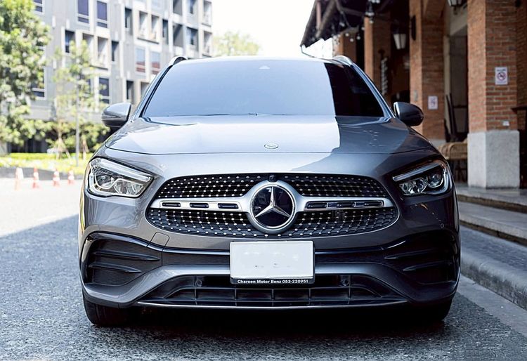 รถ Mercedes-Benz GLA-Class GLA200 สี เทา