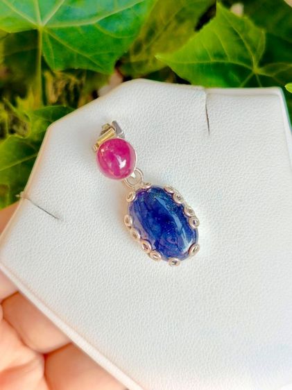 สร้อยคอและจี้ จี้พลอยไพลิน ตัวเรือนเงินแท้