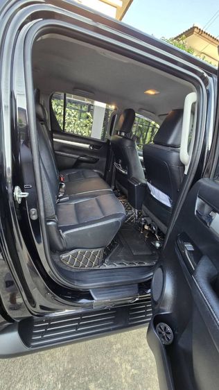 Toyota Hilux Revo 2022 Double Cab Prerunner 2x4 2.4 Rocco Pickup ดีเซล ไม่ติดแก๊ส เกียร์อัตโนมัติ ดำ รูปที่ 4
