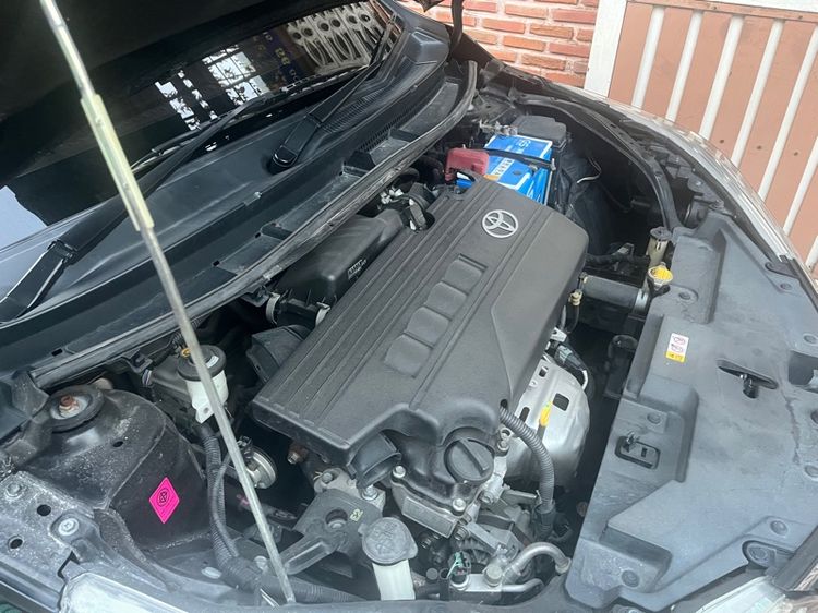 Toyota Yaris 2019 1.2 G Plus Sedan เบนซิน ไม่ติดแก๊ส เกียร์อัตโนมัติ ดำ รูปที่ 4